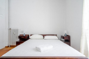 Spacious 3 bedroom flat in Kolonaki